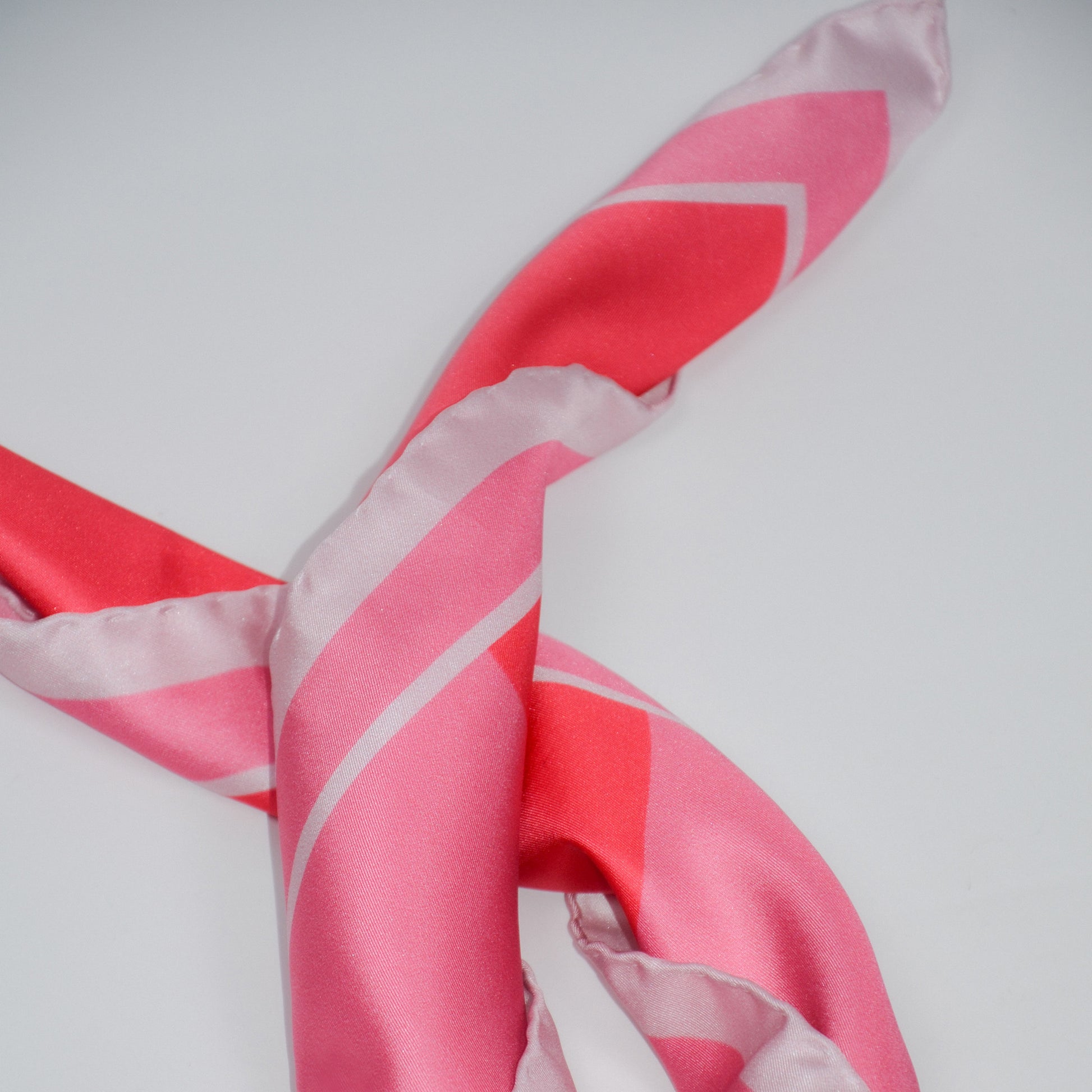 Tuch-pink-chess-design-damen-seide-kaufen