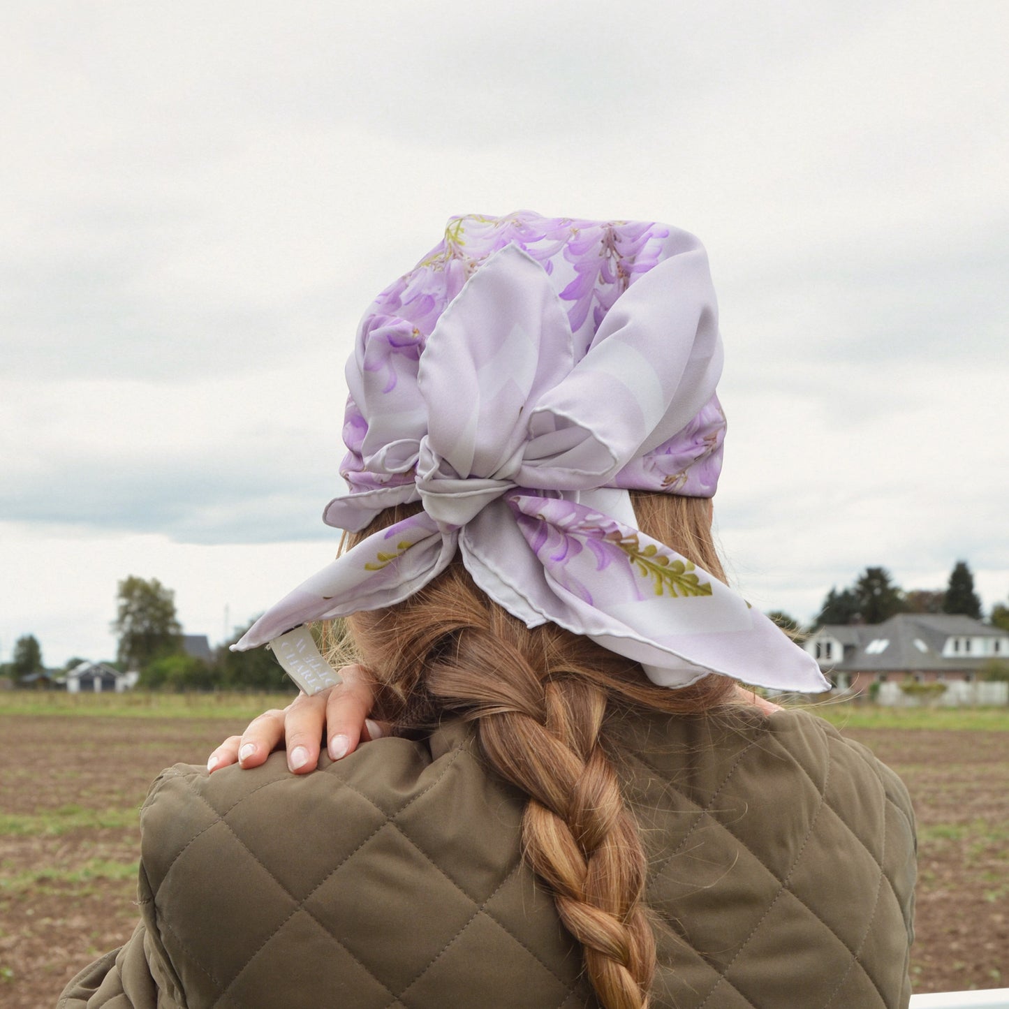 Seidentuch-wistera-purple-scarf-women