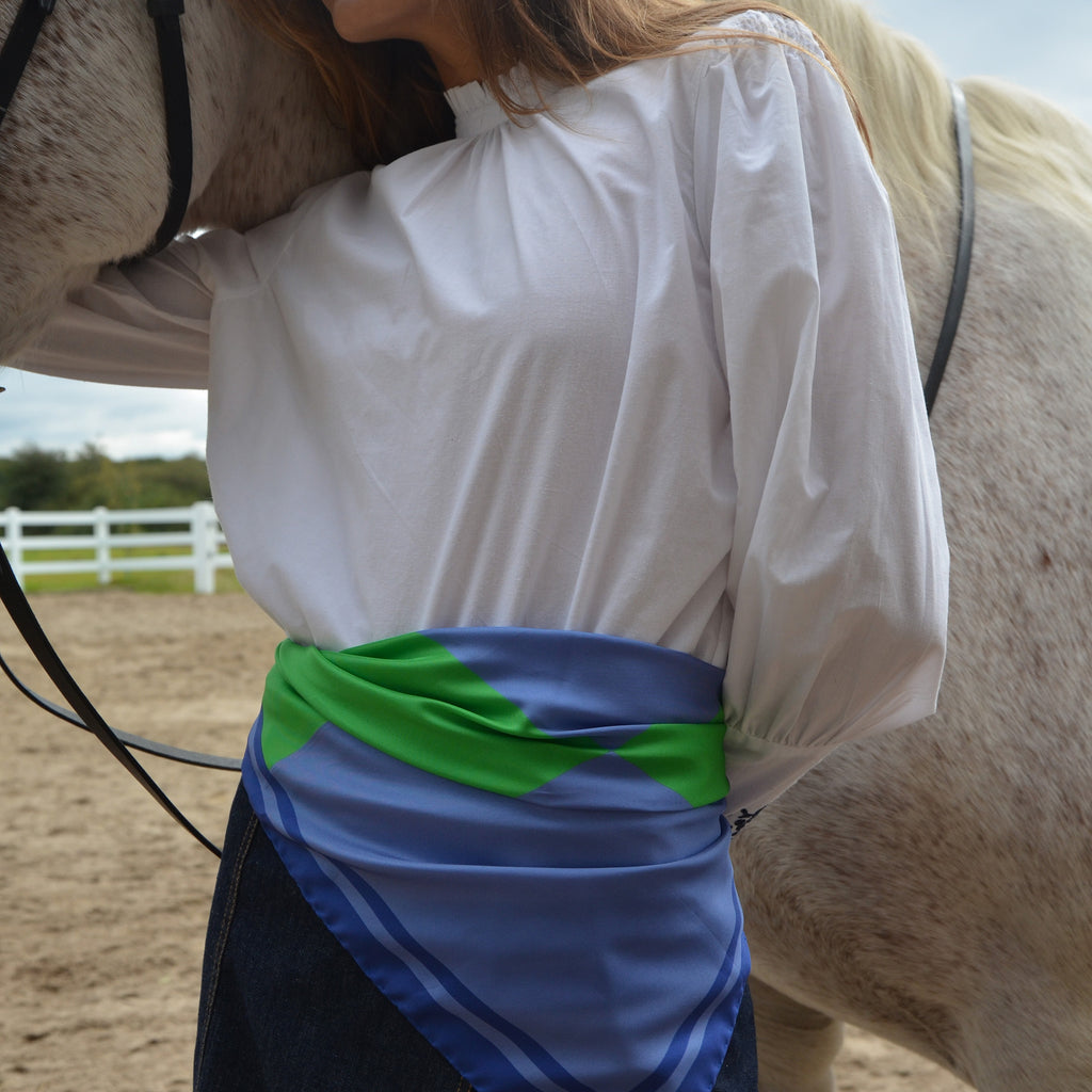 Seidentuch-kaufen-moderne-accessoires-damen