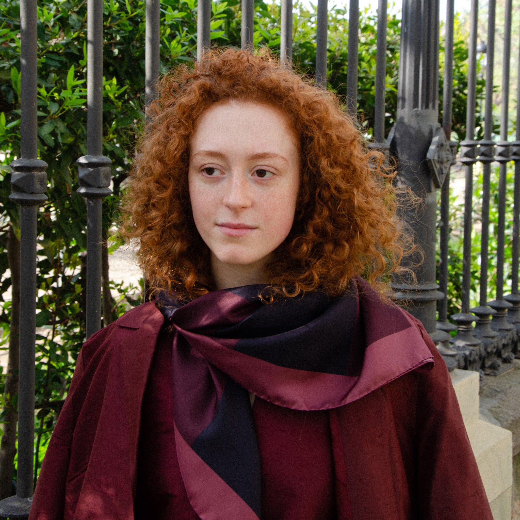 premium-tücher-kaufen-burgunderrot-damen