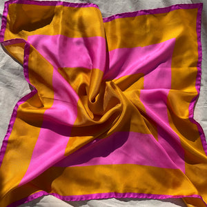 Seidentuch-designermode-gelb-pink-kaufen