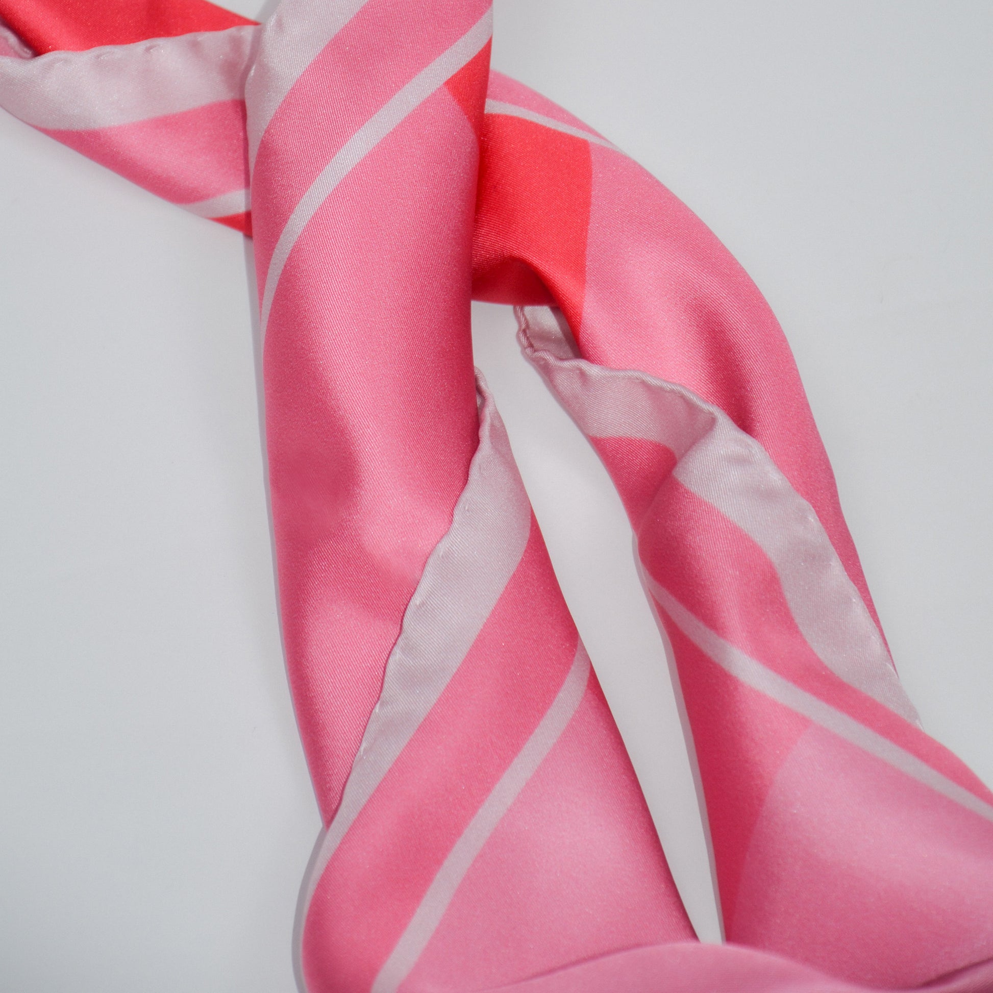 CHESS PINK SEIDENTUCH 70