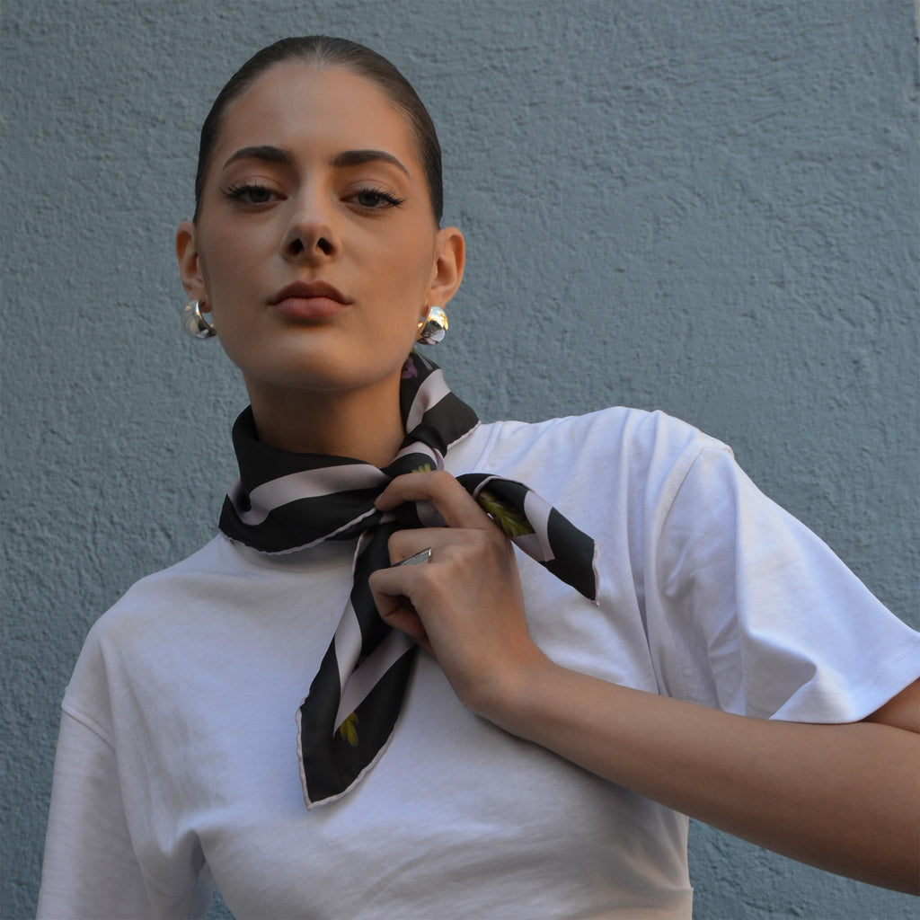 tuch-seide-floral-schwarz-lila-kaufen