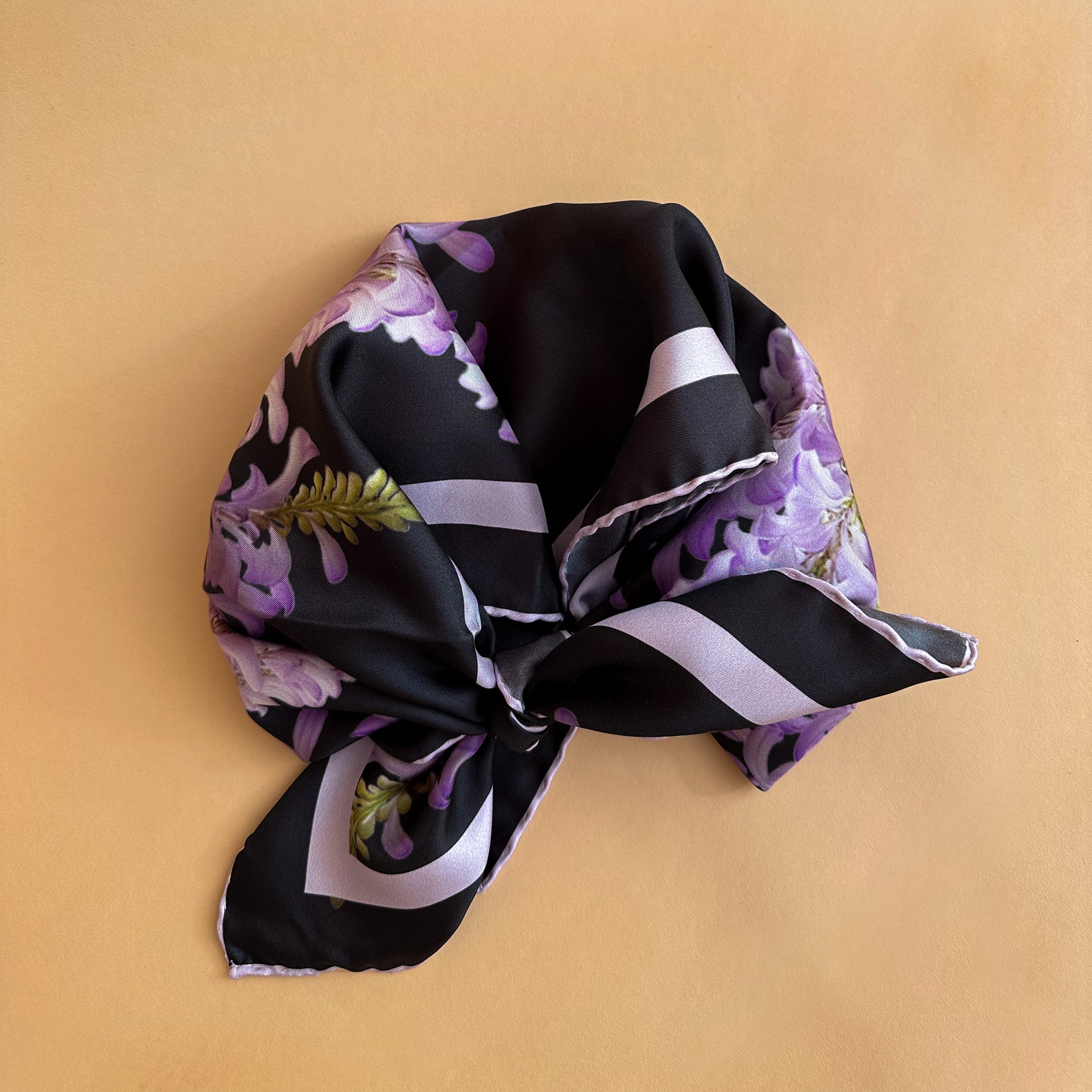 tuch-floral-schwarz-kaufen