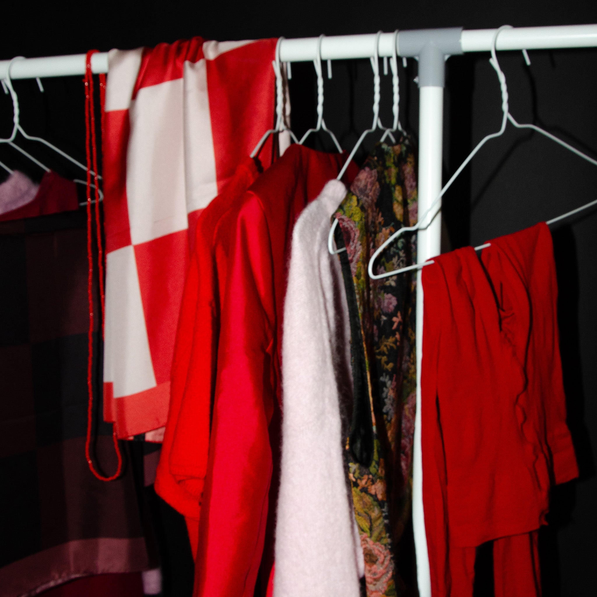 rotes-tuch-kaufen-designer